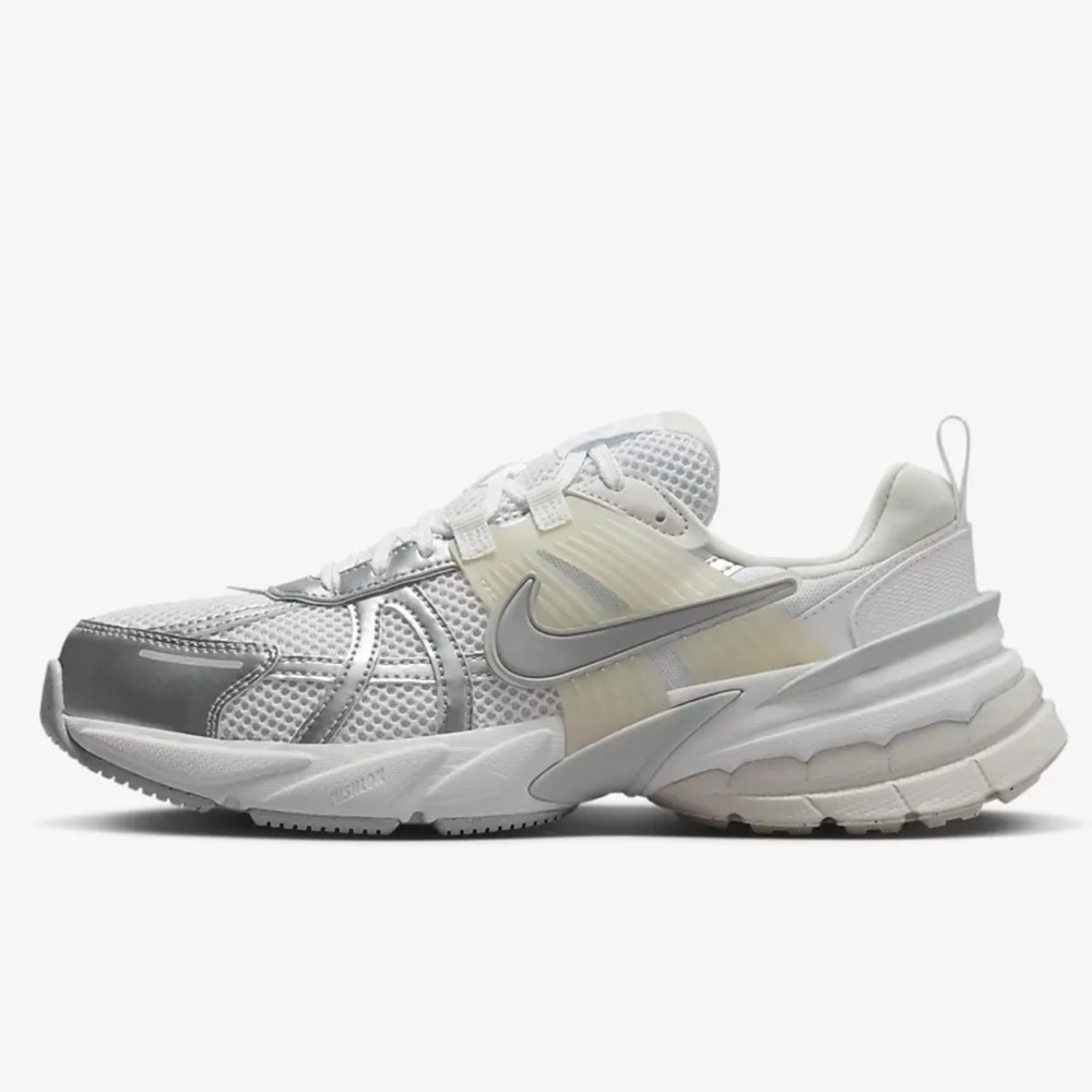 W Nike V2K Run
